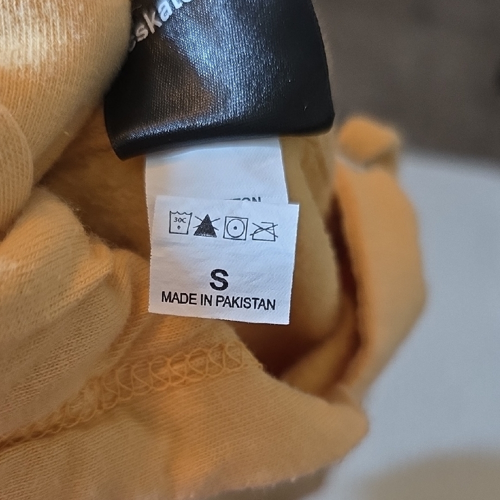 Santa Cruz Skateboards Small Pale Yellow Crewneck Hoodie - Picture 6 of 6